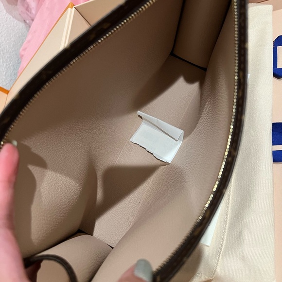 Brand new Toilet pouch 26 - Picture 8 of 15